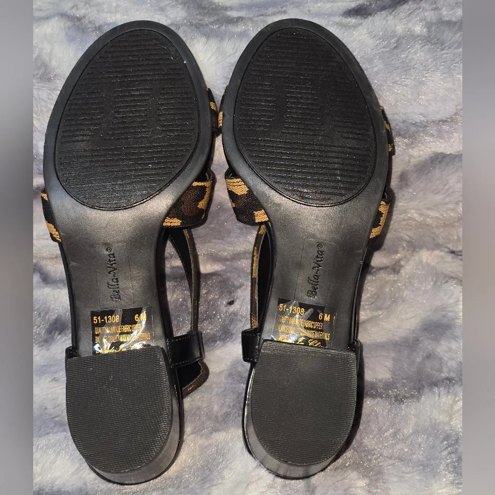 🐆 Bella Vita Jodi Stretch Sandals Leopard Print Size 6‎ New W/ Stickers Attched